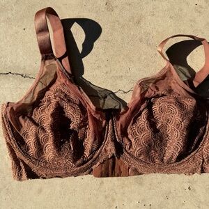 HSIA underwire lace bra NWOT